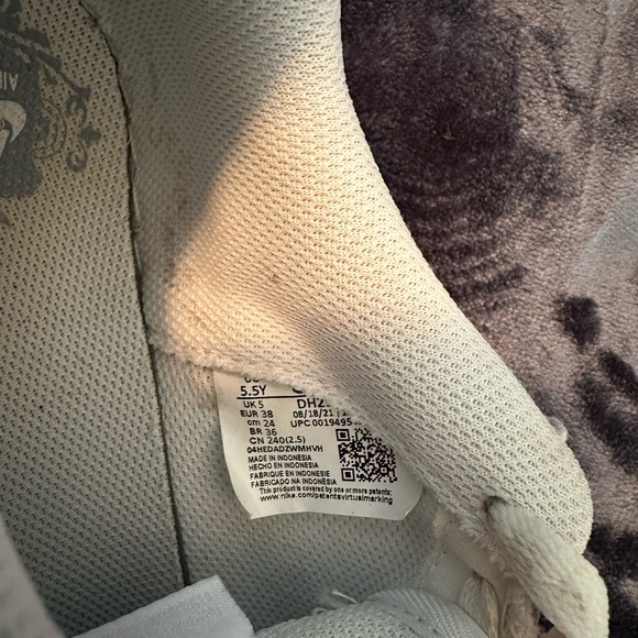 Nike Air Force 1 Sneakers - Picture 7 of 7